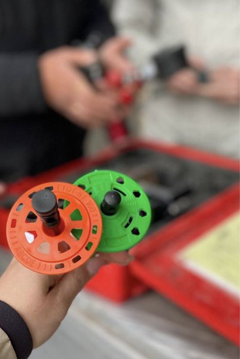 Дюбел гвозд зонти мих