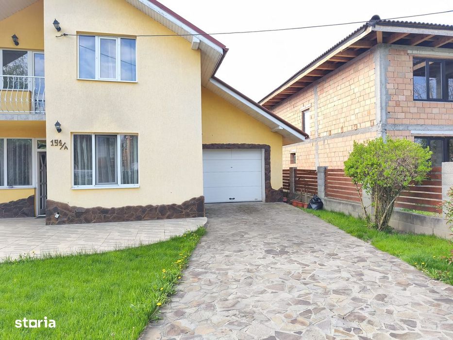Casa cu mansarda in Acatari