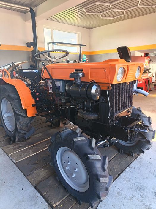 Tractoras kubota 4x4 b7000