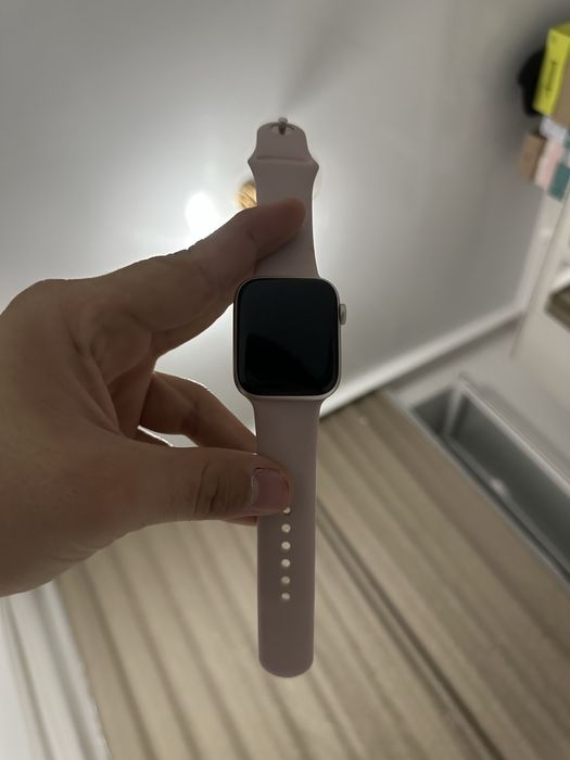 Apple watch se gen2 белый