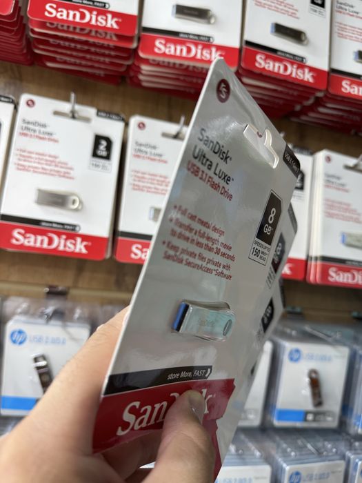 8 gb fleshkalar bu boshqach zor sifat 7 yil garantyas bor hammas 8 gb
