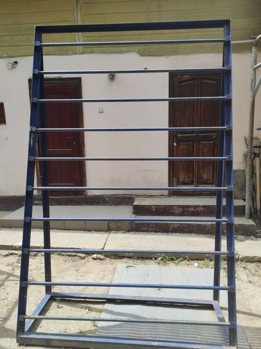 Продам конструкцию для рулонных материалов