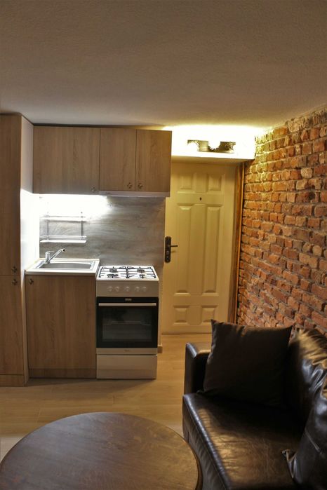 Дава се под наем Едностаен апартамент в София, Център - 27 кв.м за 382.5 € - Снимка #9