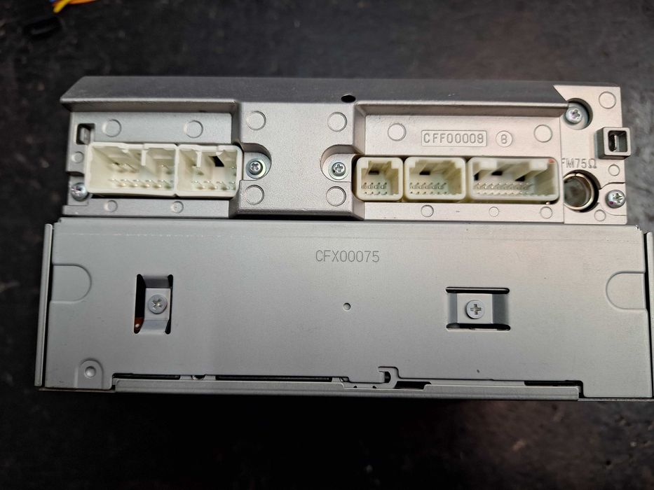 авторадио CD MP3 за TOYOTA RAV4 CQ-TT3571A в перфектно състояние