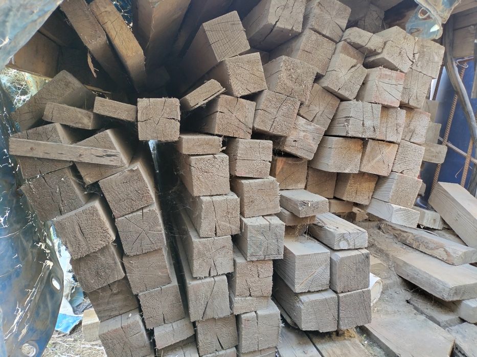 Продам брус размер 10*10 длина 2.7 метра,  10×15 длина до 2.7 метра