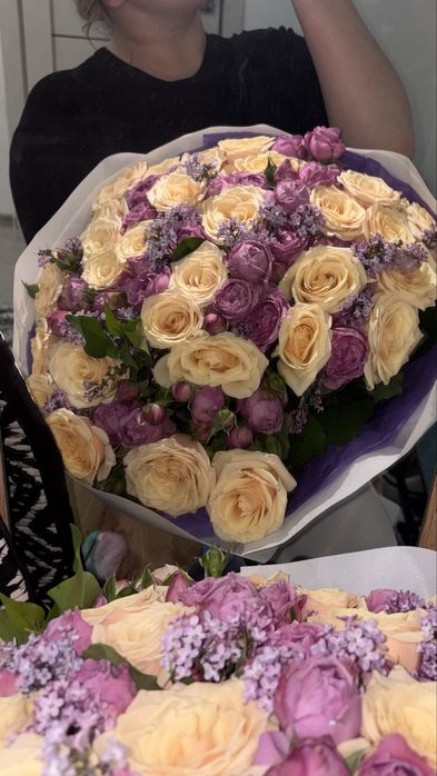 свежий букетик/красивая композиция с сиренью