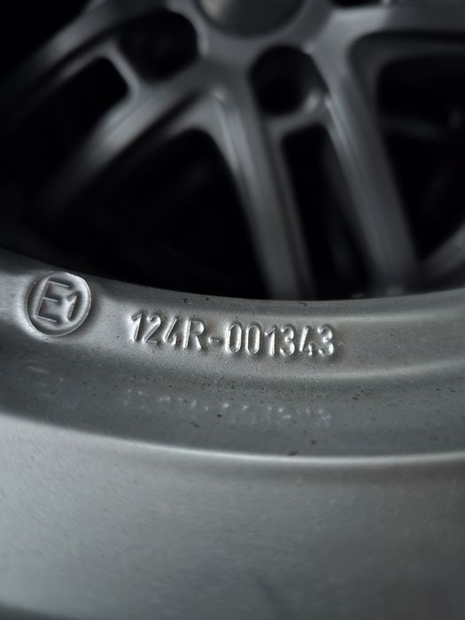 Cauciucuri Iarna 205 60 R16 cu Jante Aliaj 16 - Dezent