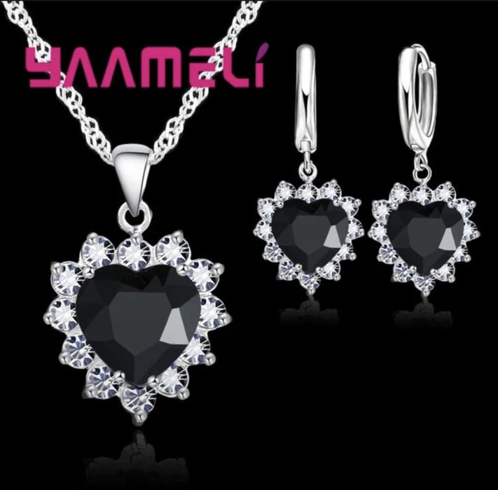 Комплекты продаётся .