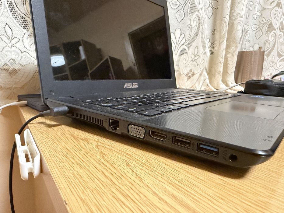 ASUS X451M.