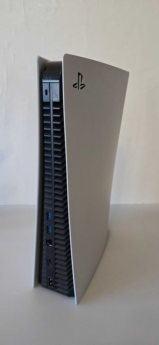 Реновирана конзола Sony Playstation 5 Disc, 825GB, 1 джойстик