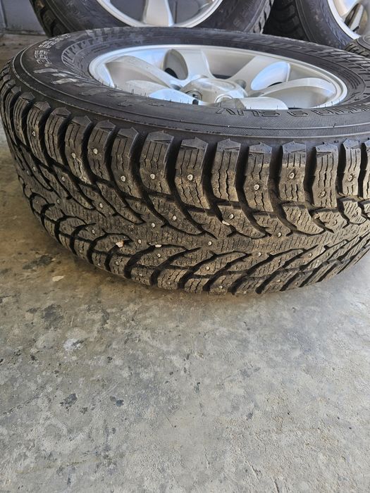 Продам шины с дисками в сборе nokian hakapellita 9