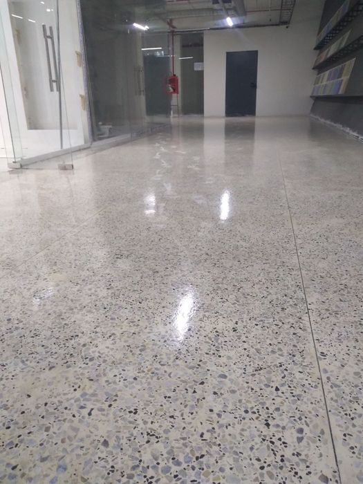 Mazayka xizmati va styajka vertolyot va topping