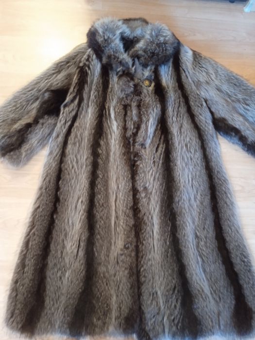Шуба  енотовая натуралка