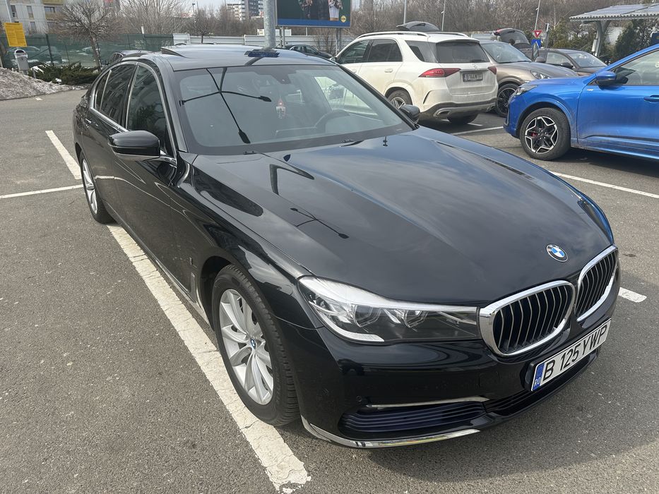 BMW 740e iPerformance 326cp