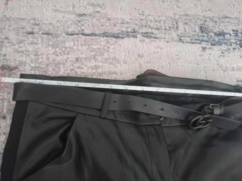 нов официален пантолон кожа и плат размер 42