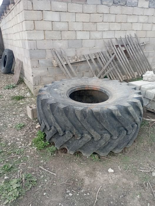 Продам резину на кировец