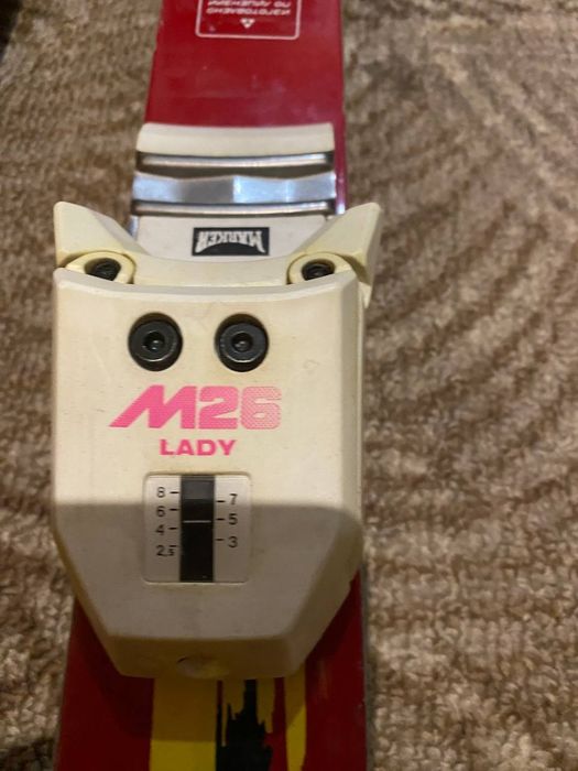 Продам лыжи. Мужские Elan. Женские, подойдут для обучения детей.