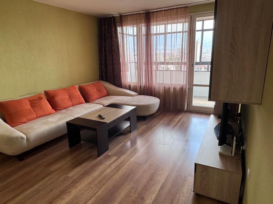 Дава се под наем Двустаен апартамент в София, Хиподрума - 70 кв.м за 649 € - Снимка #1