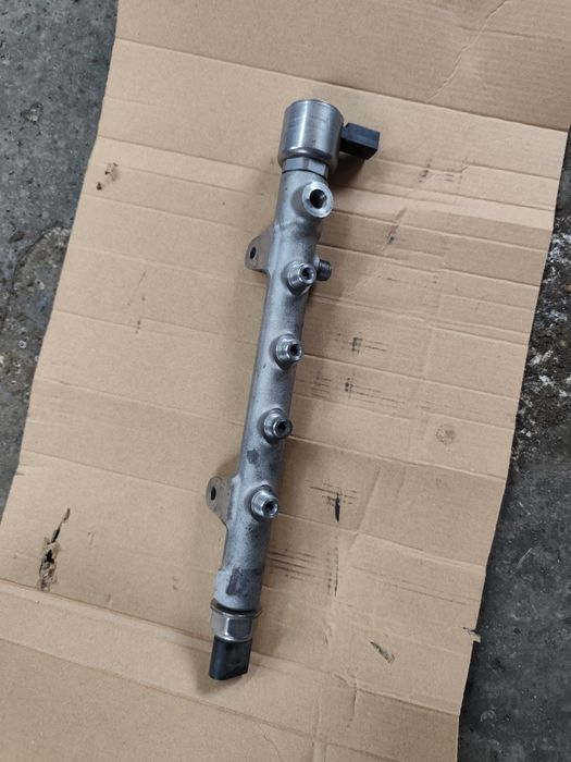 Rampa injectoare completa cu senzori  Mercedes 2.2 euro 6