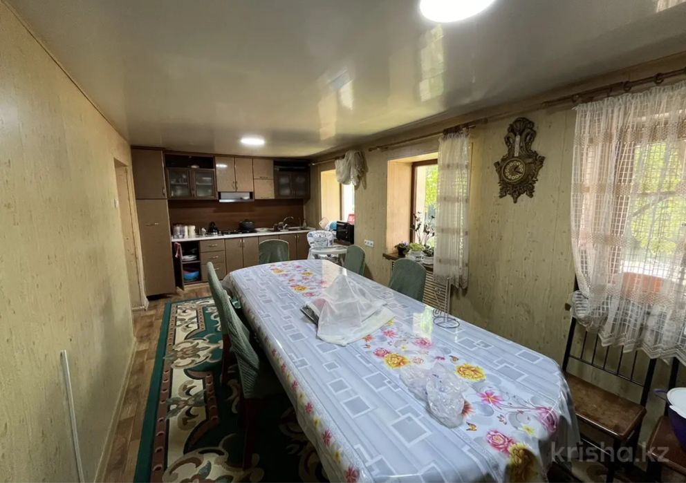 Тез арада үй сатылады!