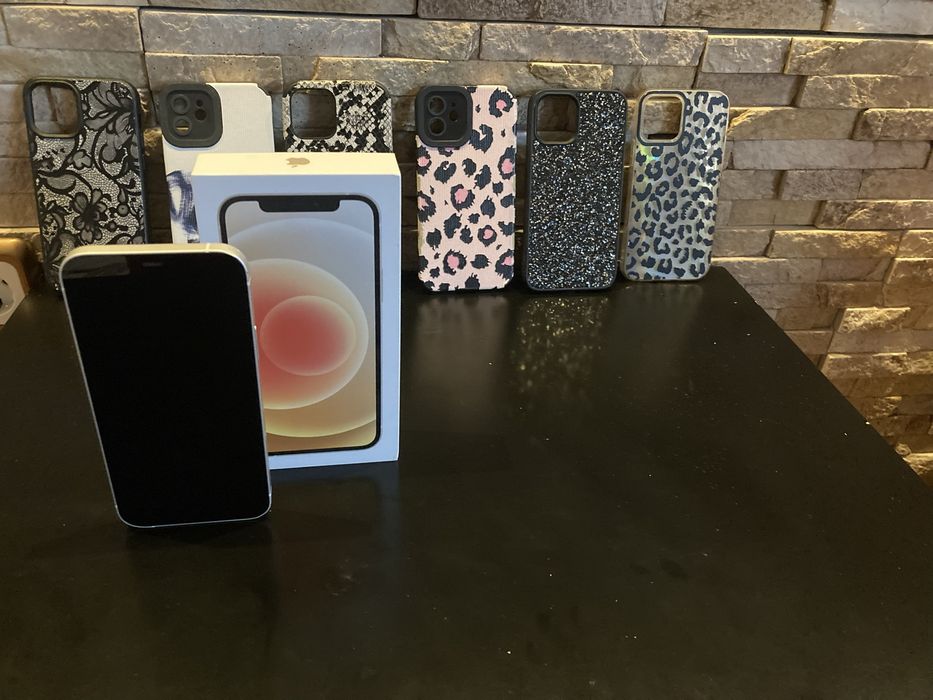 Продавам Iphone 12  white