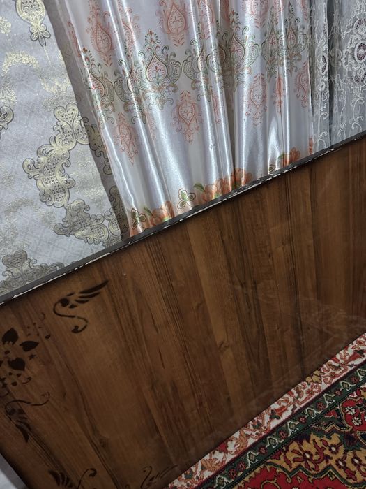 Стол сотилади 6 кишилик