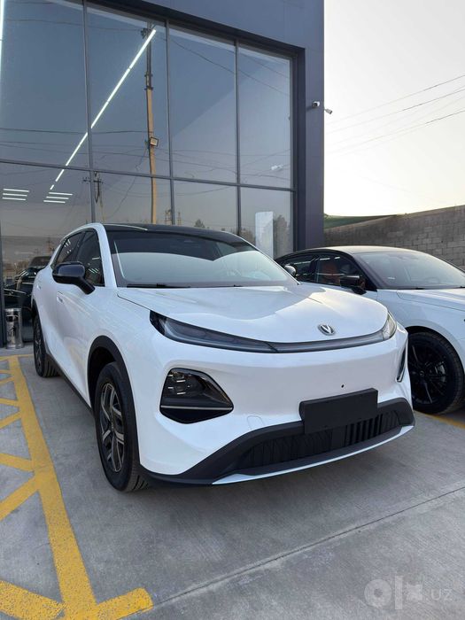 CHANGAN UNI-E — запас хода до 506 км