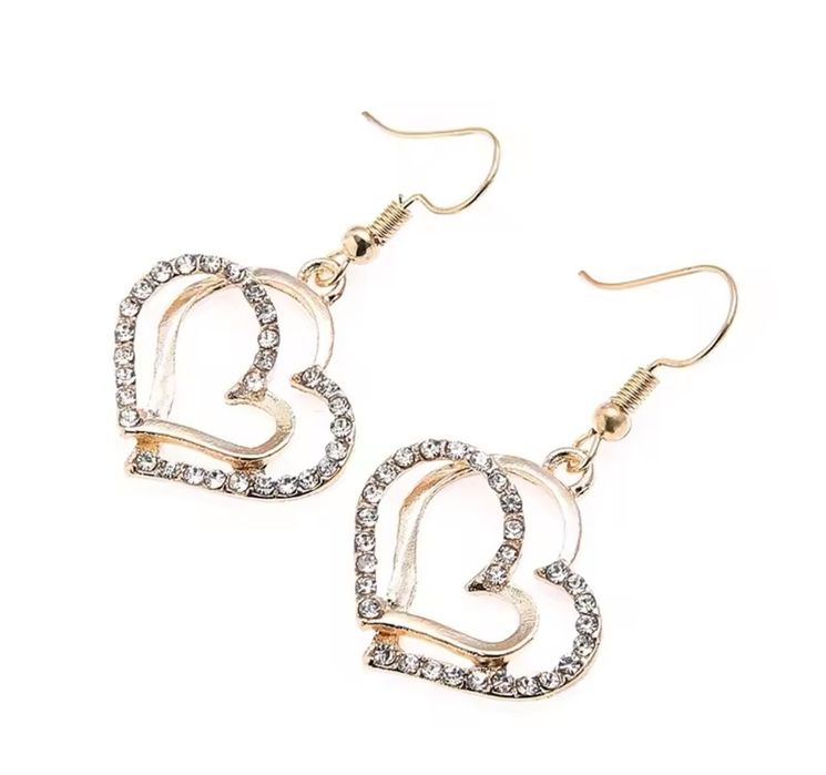 Комплект колие и обеци във формата на сърце