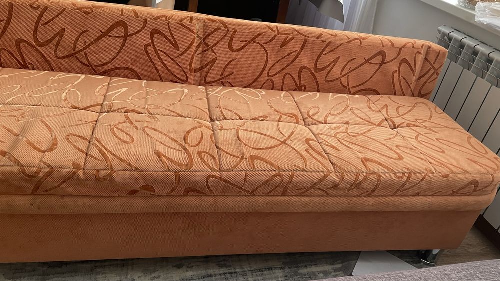 Диван в хорошем состоянии