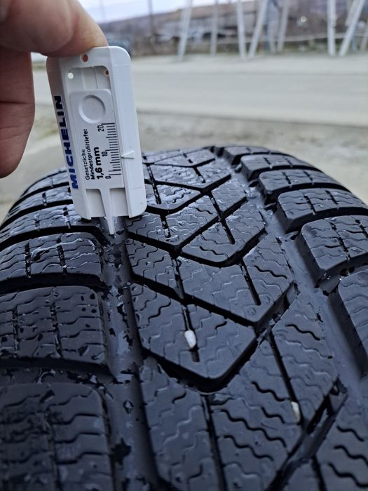 Jante cu anvelope de iarna Pireli 225/55 r17