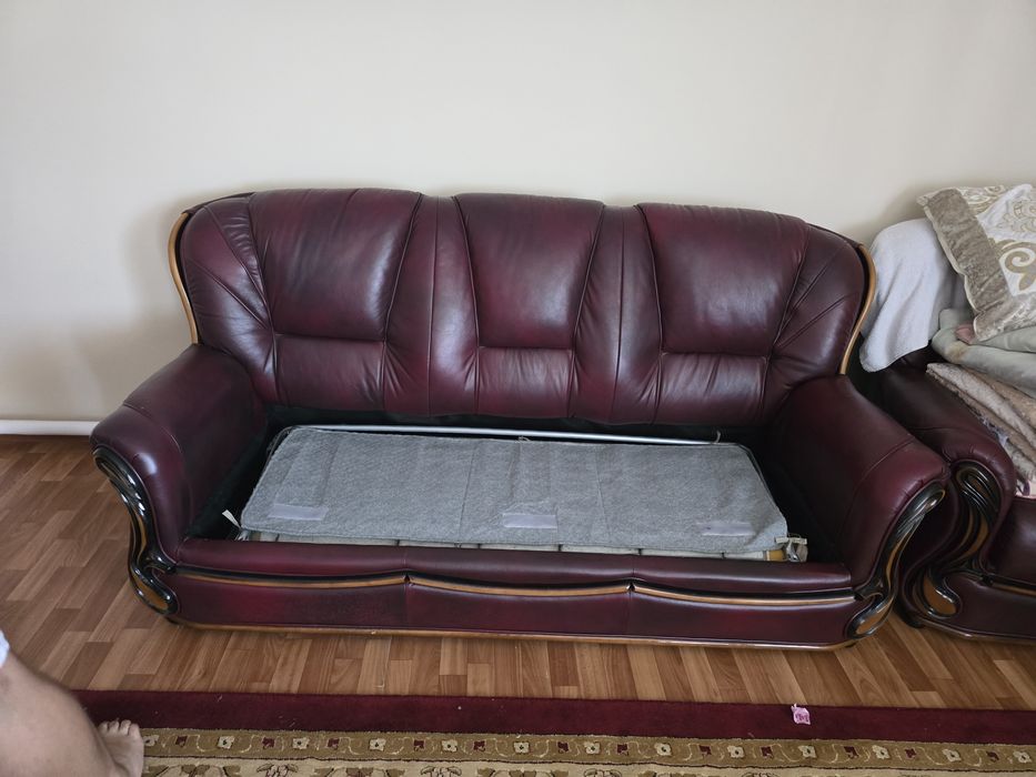 Кожаный диван б/у