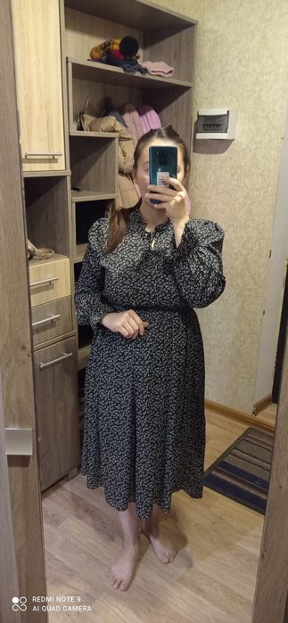 Продаётся платье по 2500