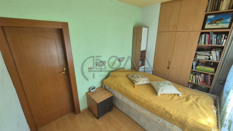 Продава се Тристаен апартамент в София, Надежда 2 - 61 кв.м за 2623 €/кв.м - Снимка #8