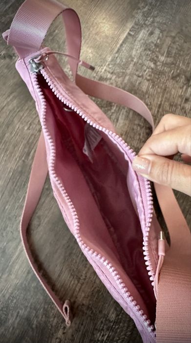 Чанта Nike Aura Crescent Crossbody  bag