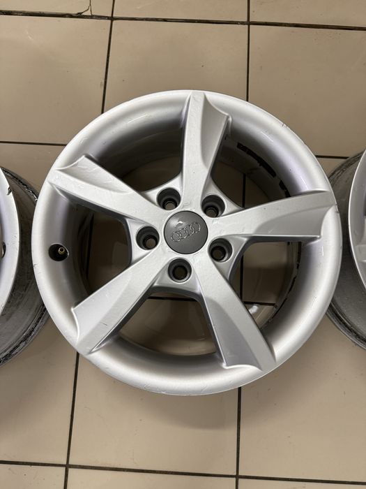 Продам диски R16 AUDI оригинал