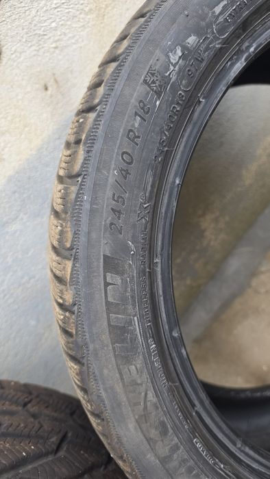 Гуми 245/40 R18.