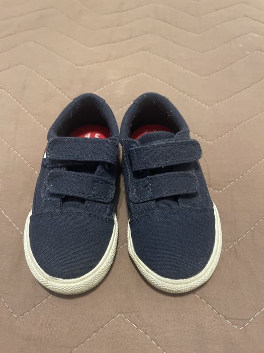 Продам кеды некст. Синего цвета, размер 21. Стильные, целые. Без пятен