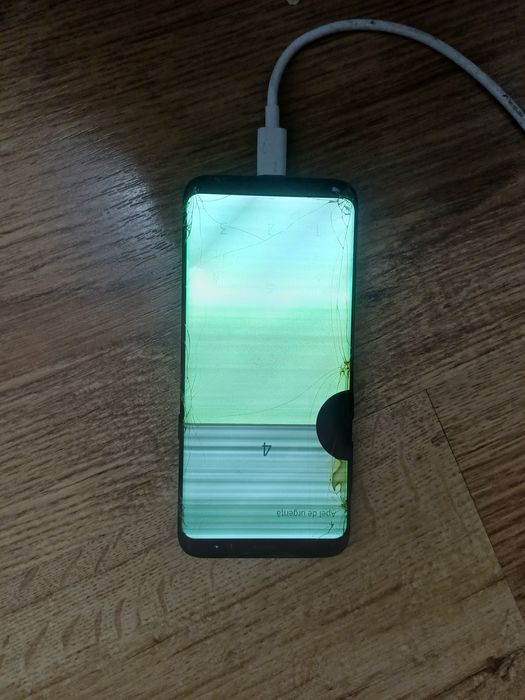 Samsung S8 cu displayul spart. Placa este ok
Are pattern

$10