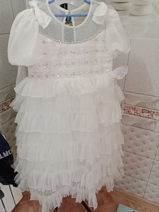 Продам платья, цена 6500 т. и 5500 т