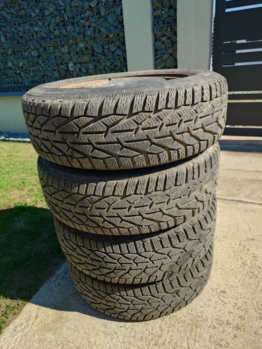 Roti jante genti cu cauciucuri anvelope iarna 195 65 15 R15 in 5 prezoane