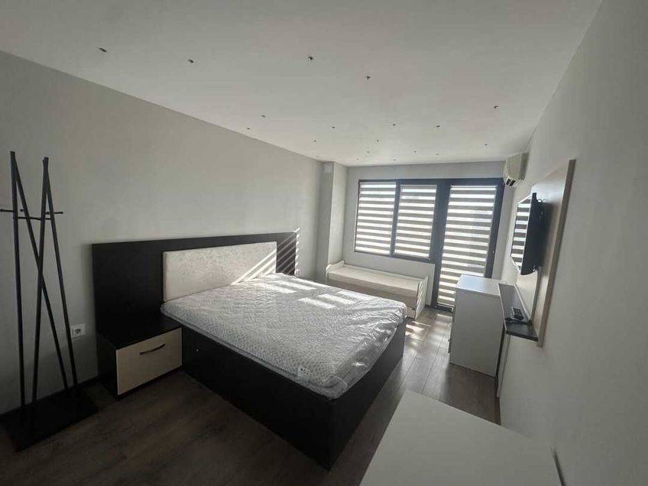 Дава се под наем Двустаен апартамент в Бургас, Славейков - 70 кв.м за 561 € - Снимка #8