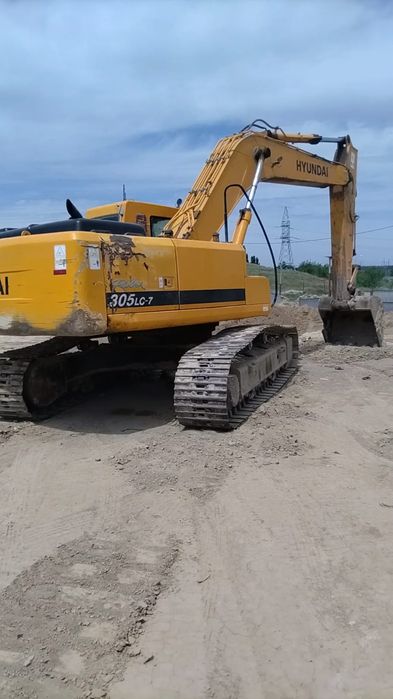 Услуги гусеничного эксковатором Hundai 305