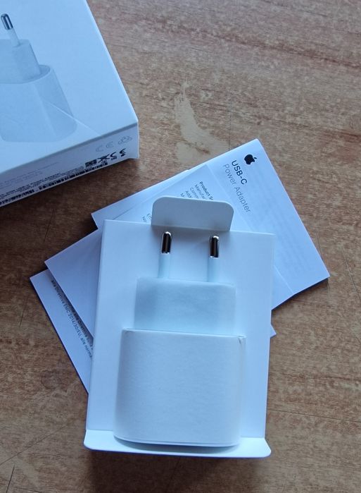 Incarcator original iPhone 17 Pro. Nou.
