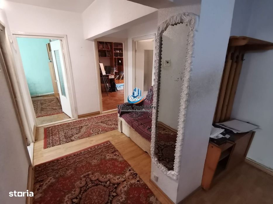 Apartament 3 camere, parter, Zona Carrefour Precista