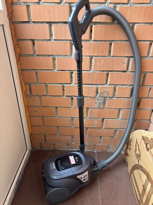 Продам пылесос LG