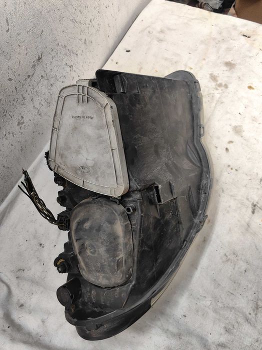 Оригинални   фарове   Chrysler Voyager