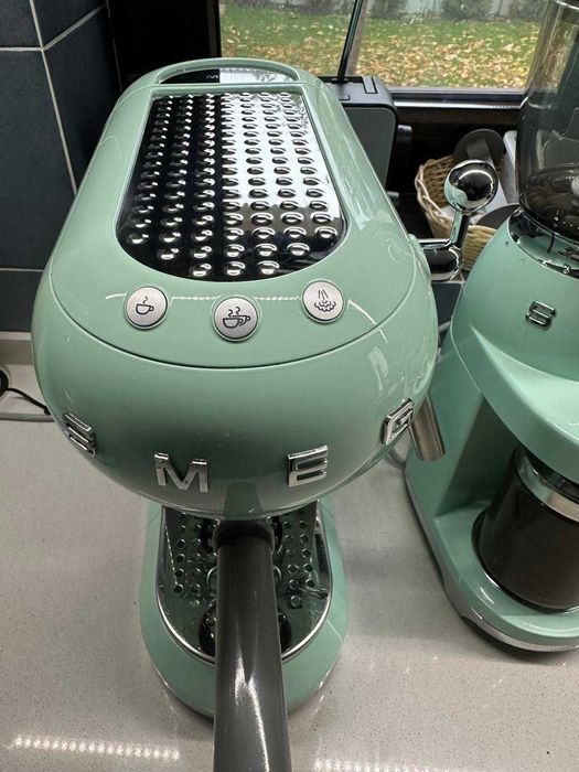 Espressor Smeg ECF01PGEU, 1350 W, 15 bar + Rasnita de cafea