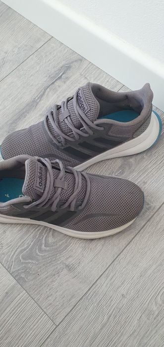 Adidasi Adidas  marimea 36.5