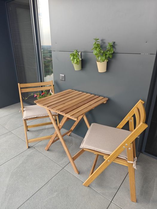 Set IKEA balcon sau gradina ASKHOLMEN + NAMMARO, masa si 2 scaune pliabile cu perne