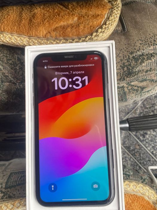 iPhone 11/128 память